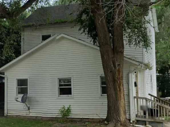 426 W Clark St, Freeport, IL 61032