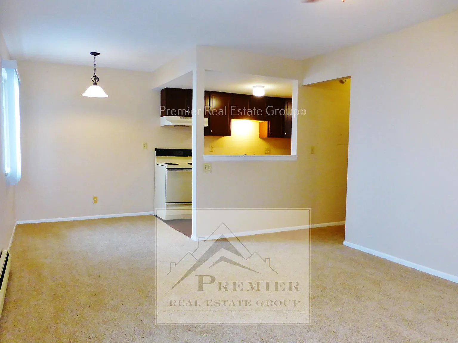 1466 Hathaway Dr — Photo 4