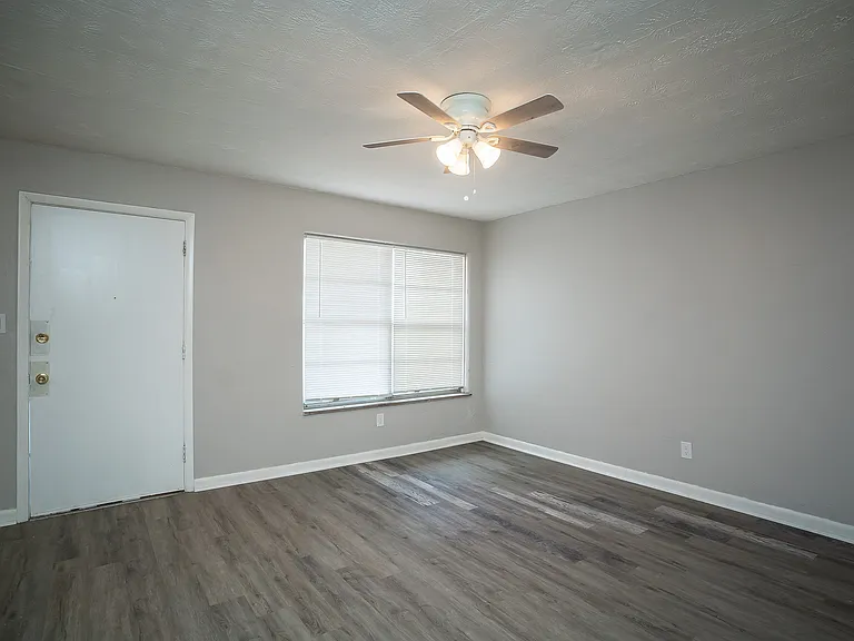 2525 Lakeview Ave #5 — Photo 6