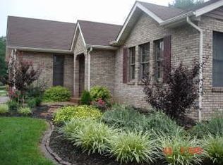 310 Barrett Lake Dr, Swansea, IL 62226