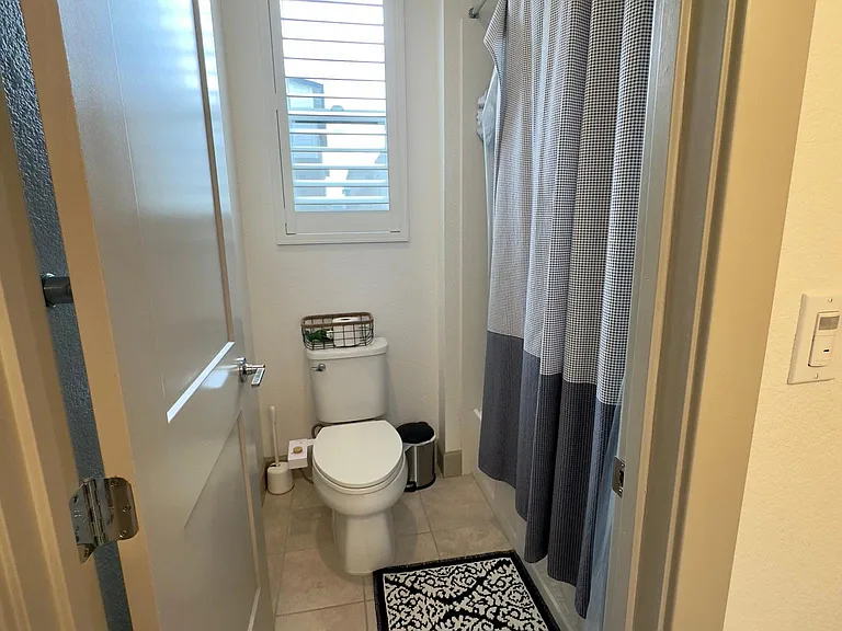 Common full bathroom between guest bedroom-1 and 2 (2nd floor)