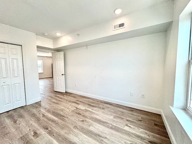 4077 Lancaster Ave #203 — Photo 13