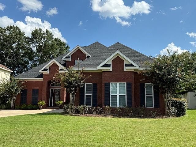 1140 Heron Lakes Cir