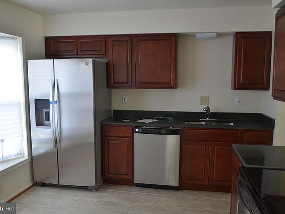 4th image of 660 Harry S Truman Dr