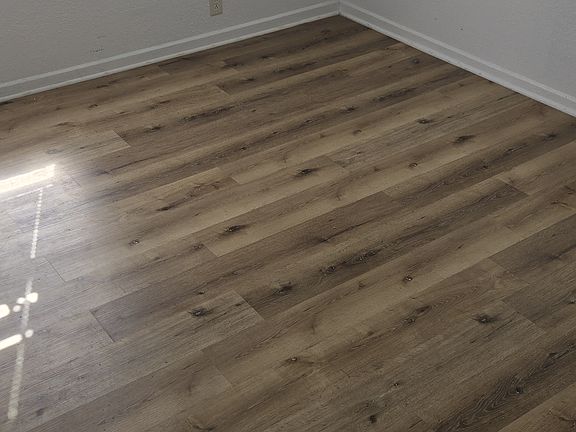 3rd image of 1610 Linden Ave