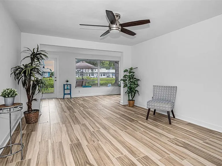 4200 Hampton Dr — Photo 11