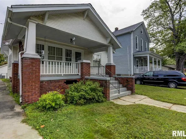 528 S Main St, Taylorville, IL 62568