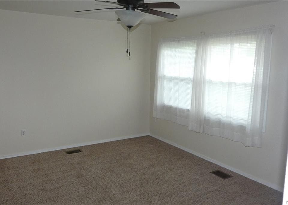 1st image of 891 Omard Dr