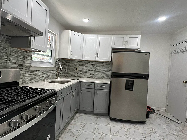 387 Miller Ave #1 — Photo 3