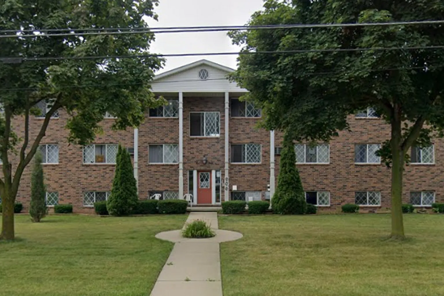 906 E Sturgis St — Photo 1