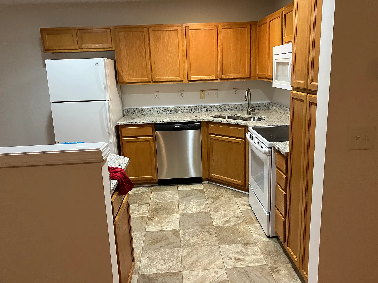2 bed, 2.5 bath, 1250 sqft, $1,700 — Photo 3