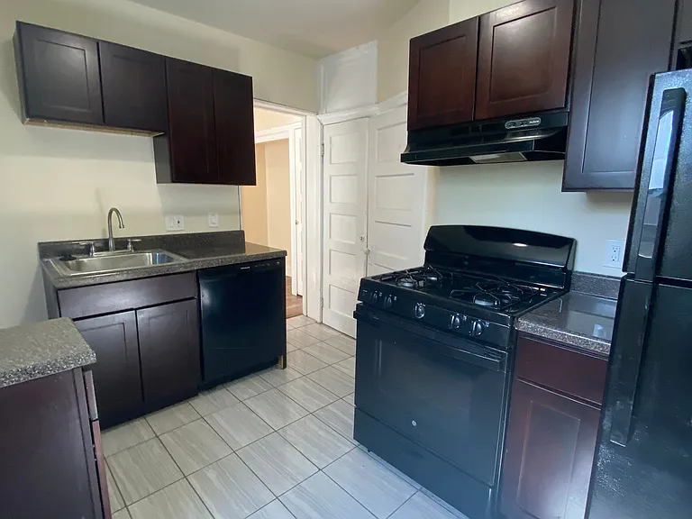 3723 Spring Garden St #1R — Photo 2