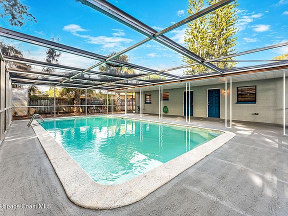 2nd image of 2391 Canterbury Ln