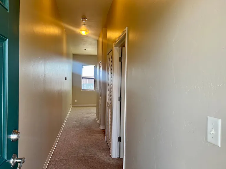 700 Main St — Photo 3