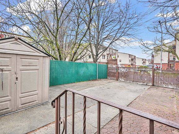5th image of 795 Jackson Ave #1
