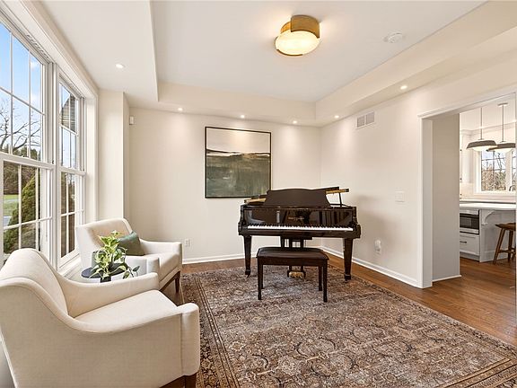 5th image of 7 Terra Way