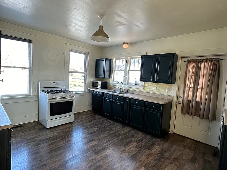 501 S Washington St #1 — Photo 3