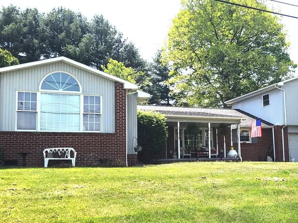 712 Mercer Rd, Rich Creek, VA 24147