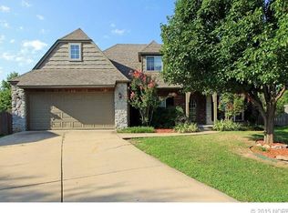 11916 S Cedar Ct, Jenks, OK 74037