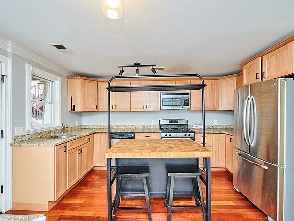 5th image of 161 O St Unit 2