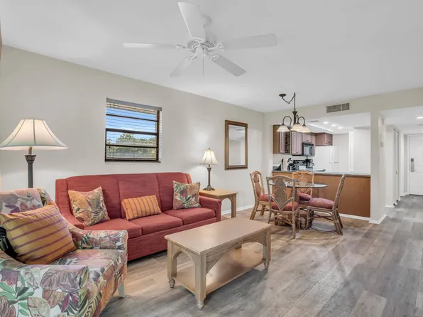 600 Neapolitan Way, Naples, FL