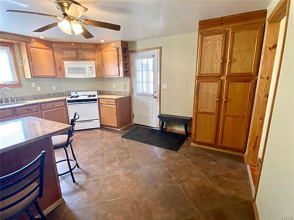 2nd image of 22 North St