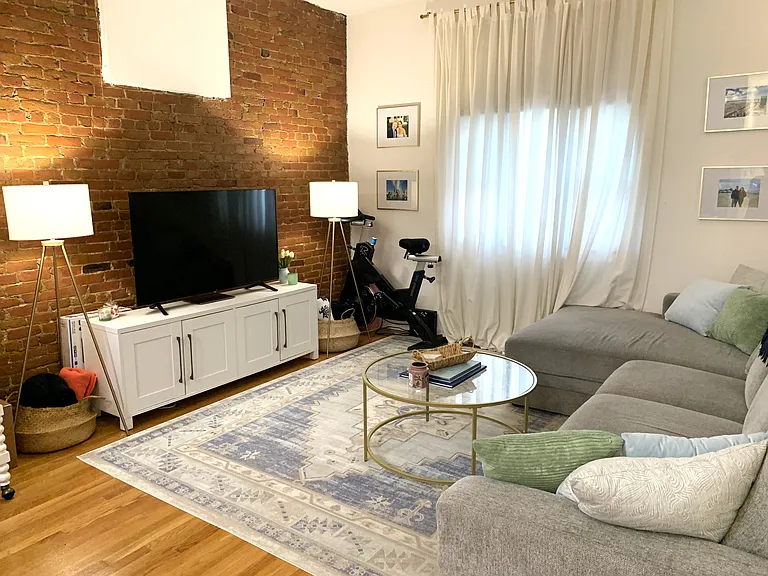 154 F St #1 — Photo 3