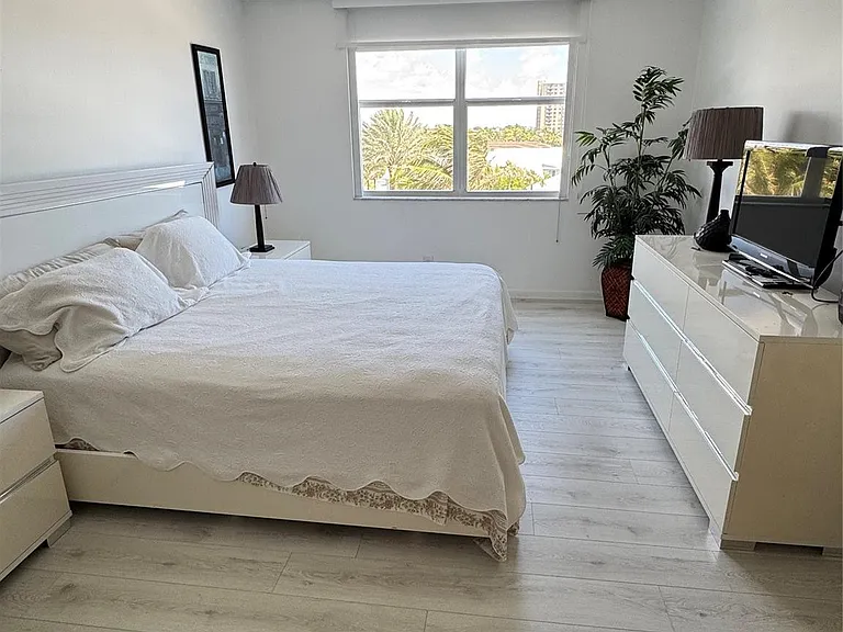 5200 N Ocean Blvd #506 — Photo 26
