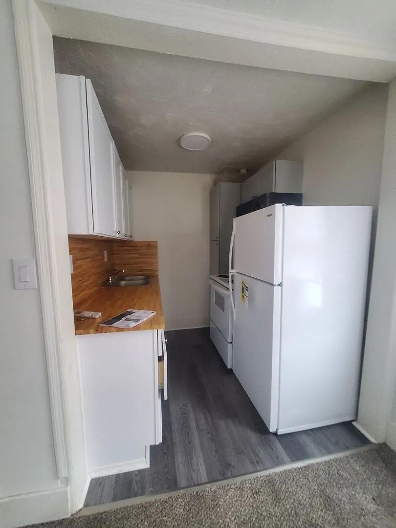 225 Lee St — Photo 3
