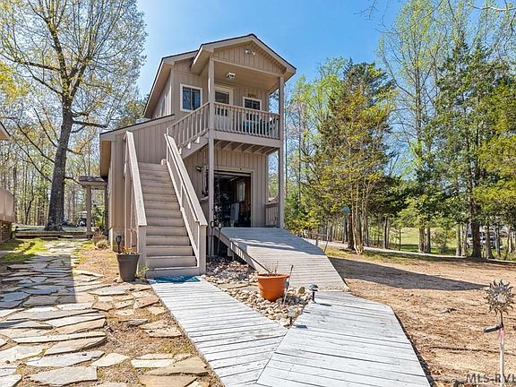 5th image of 350 Country Club Dr