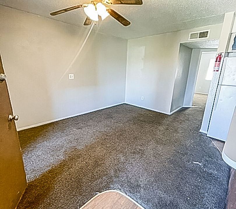 2nd image of 1018 Lamont St #17