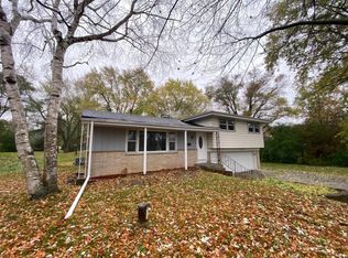 17201 W Jills Dr, New Berlin, WI 53146