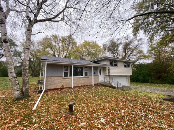 17201 West Jills DRIVE, New Berlin, WI 53146