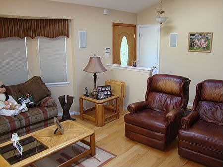 2nd image of 2 Mariel Ct