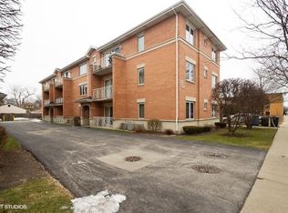 5963 N Northwest Hwy APT 102, Chicago, IL 60631