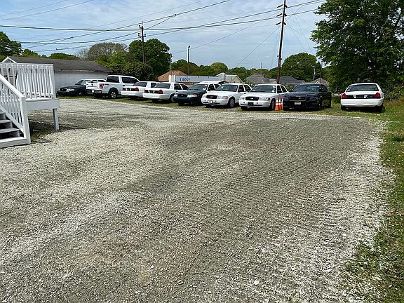 3rd image of 1716 E Ozark Ave