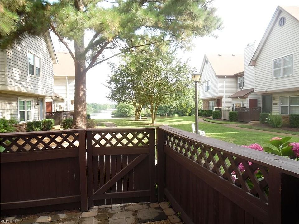 1st image of 936 Saint Andrews Reach APT D