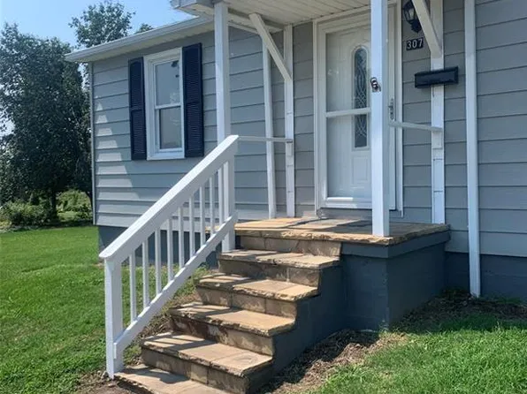 307 E Apple Ave, Owensville, MO 65066