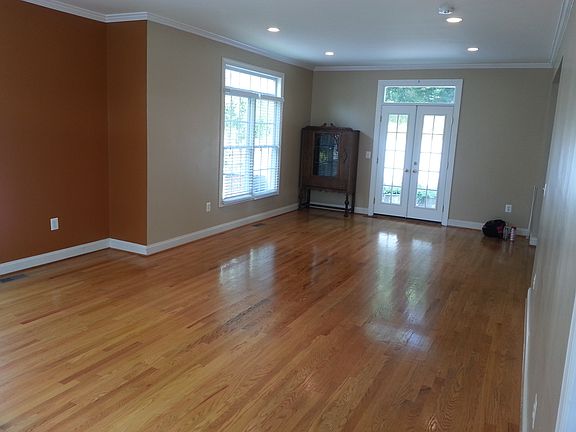 2nd image of 1625 N Taylor St