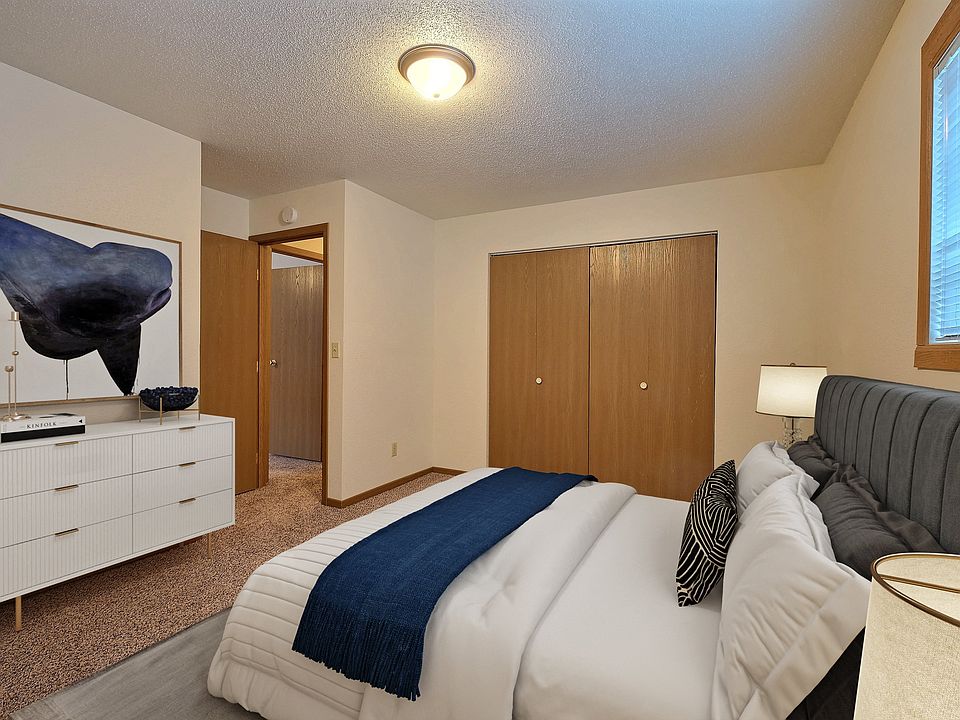 Fargo, ND Kennedy Apartments | Bedroom
