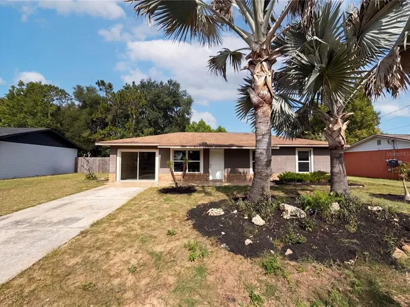 505 Oak Dr, Tavares, FL 32778