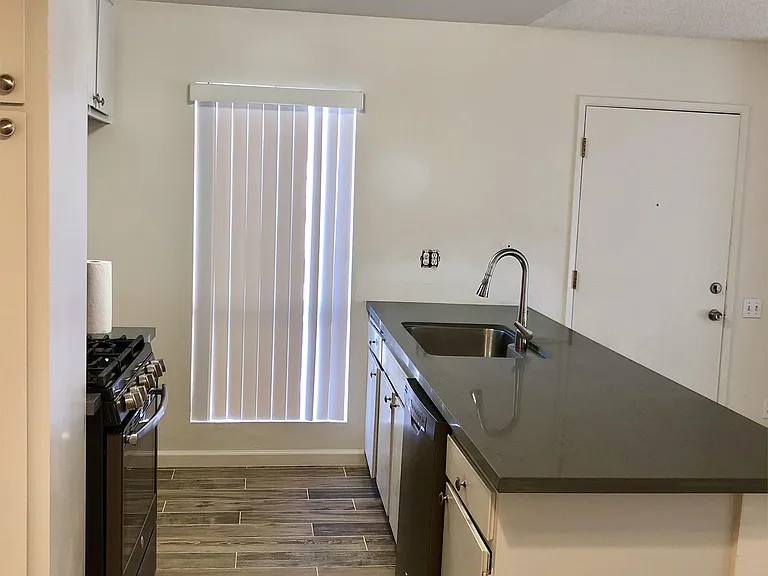 2839 S Fairview St #F — Photo 14