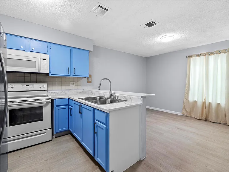 12528 Wellington Park Dr — Photo 14