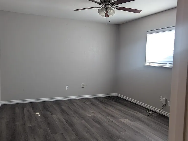 1308 Cherry Hill Ln — Photo 20