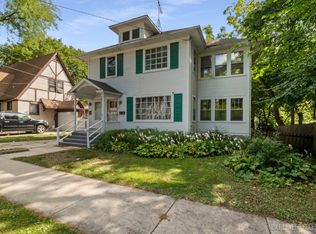 20 S Russell Ave, Aurora, IL 60506