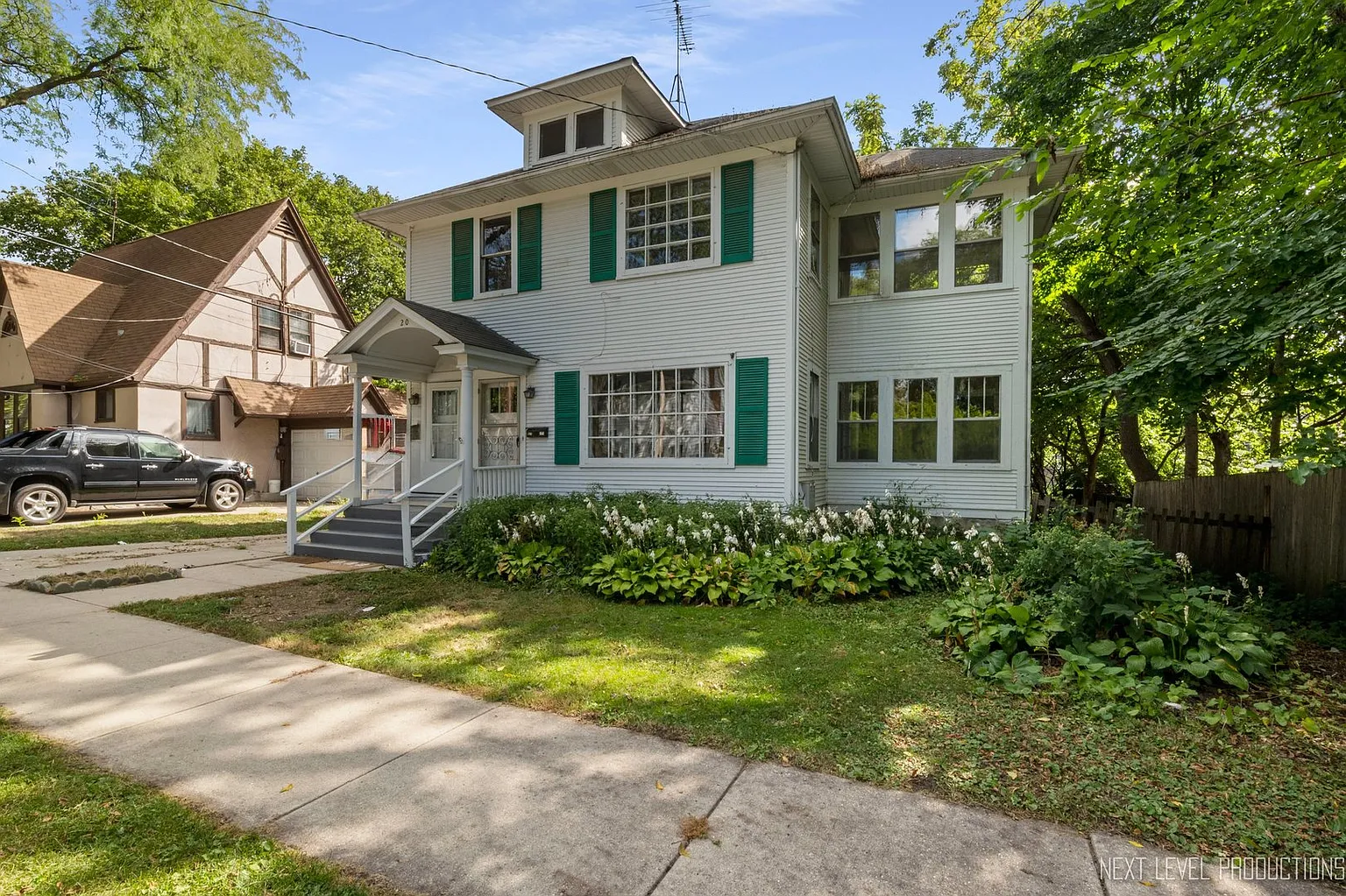 20 S Russell Ave photo 1