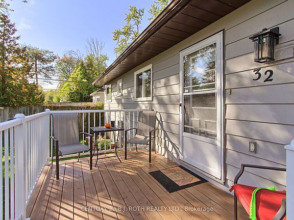 4th image of 32 Franklin Beach Rd