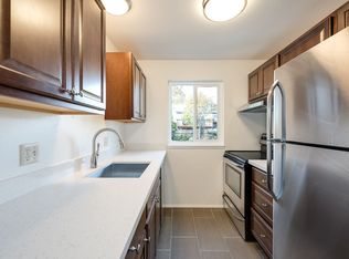 West 9 Apartments, Seattle, WA 98126