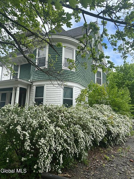 3rd image of 4 Watson Place