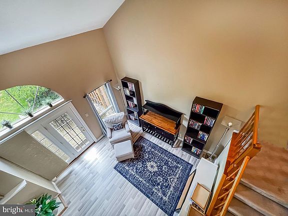 2nd image of 615 Danbury Ct
